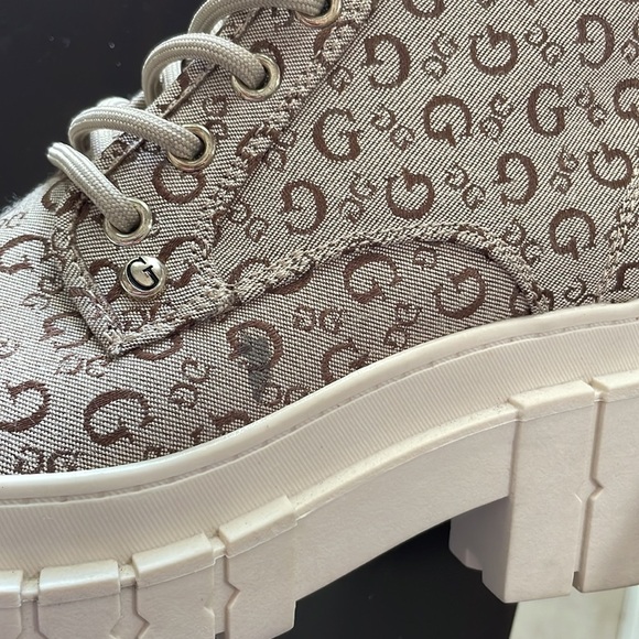 Guess Opens Women’s Combat Bootie Size 6 M NWOB New With Defect - Picture 8 of 8